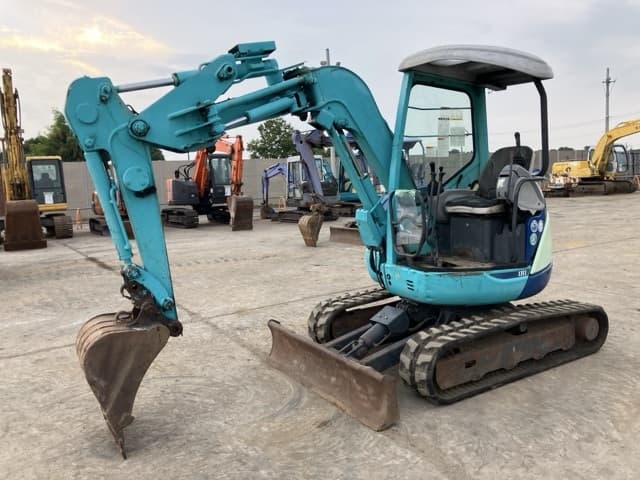 MINI EXCAVATOR — Auction (lot 8457-499)