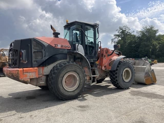 WHEEL LOADER — Auction (lot 8457-5)