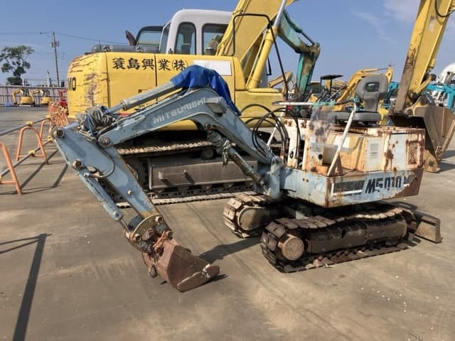 MINI EXCAVATOR — Auction (lot 8457-500)