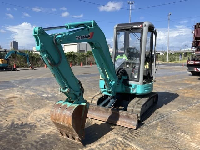 MINI EXCAVATOR — Auction (lot 8457-50001)
