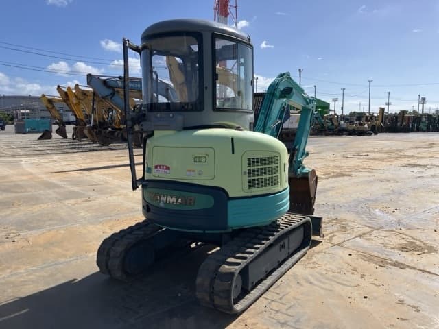MINI EXCAVATOR — Auction (lot 8457-50001)