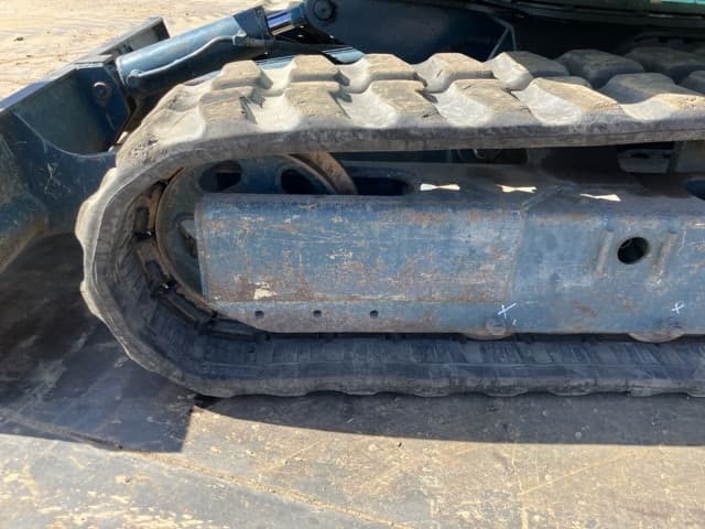 MINI EXCAVATOR — Auction (lot 8457-50001)