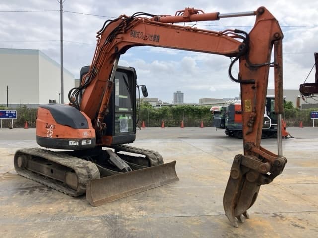 EXCAVATOR — Auction (lot 8457-50002)