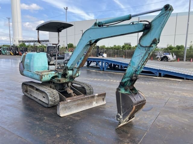 MINI EXCAVATOR — Auction (lot 8457-50009)