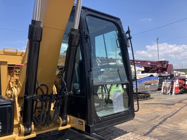 EXCAVATOR — Auction (lot 8457-50012)