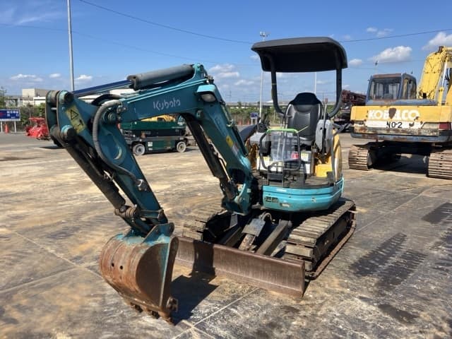 MINI EXCAVATOR — Auction (lot 8457-50016)