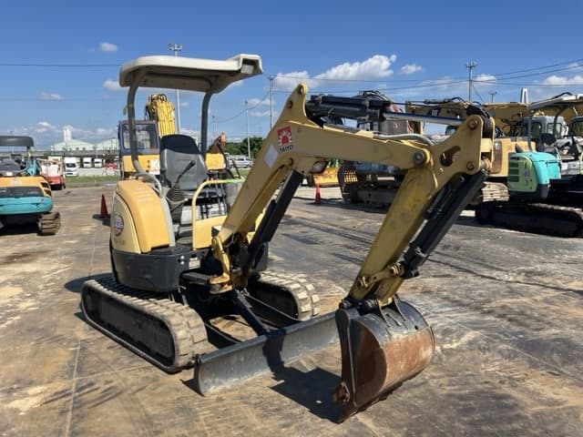 MINI EXCAVATOR — Auction (lot 8457-50017)