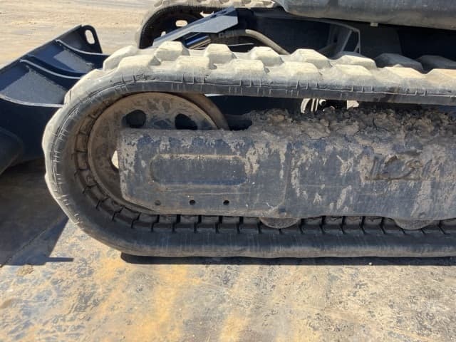 MINI EXCAVATOR — Auction (lot 8457-50017)