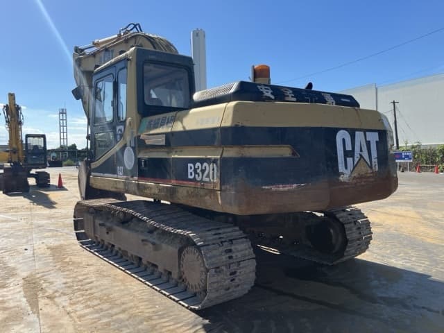 EXCAVATOR — Auction (lot 8457-50019)