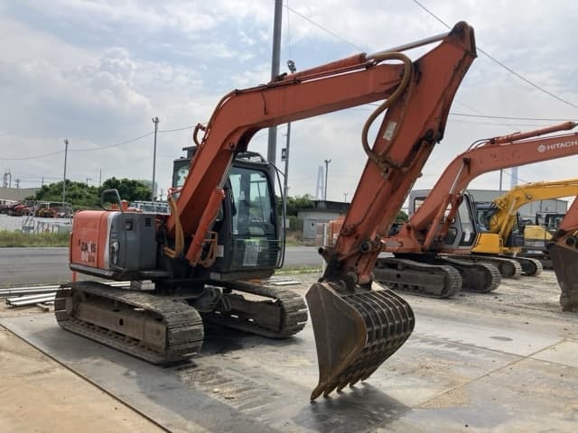 EXCAVATOR — Auction (lot 8457-50023)