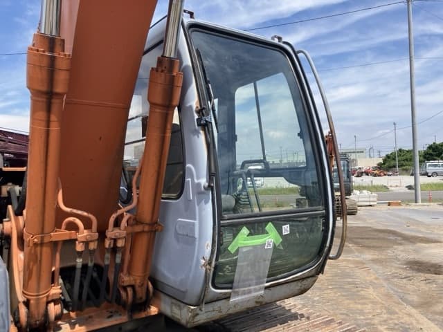 EXCAVATOR — Auction (lot 8457-50025)
