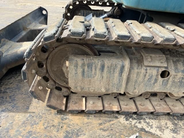 MINI EXCAVATOR — Auction (lot 8457-50027)