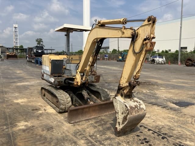 MINI EXCAVATOR — Auction (lot 8457-50030)