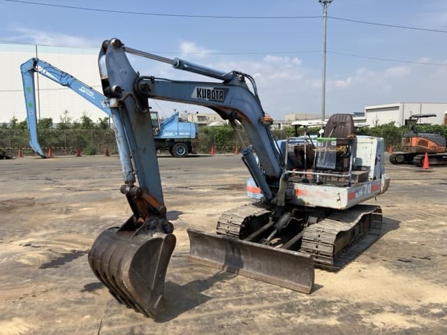 MINI EXCAVATOR — Auction (lot 8457-50037)