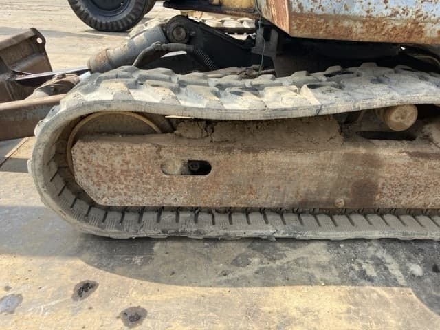MINI EXCAVATOR — Auction (lot 8457-50804)