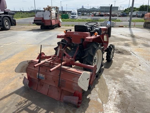 Tractor — Auction (lot 8457-51006)