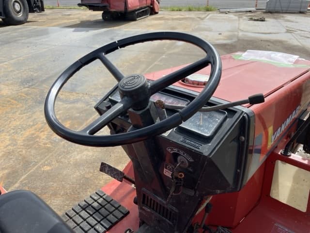 Tractor — Auction (lot 8457-51006)