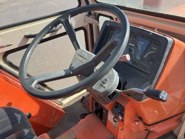 Tractor — Auction (lot 8457-51010)