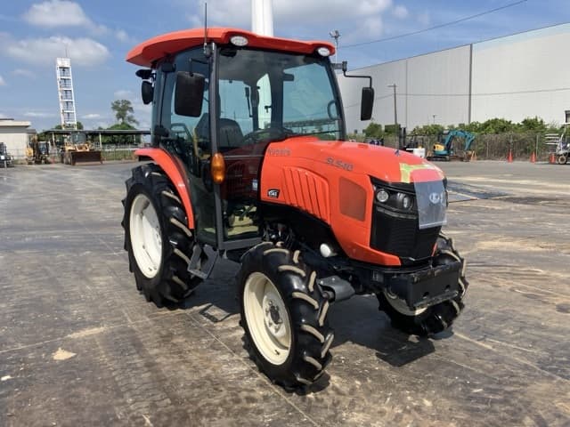 Tractor — Auction (lot 8457-51011)