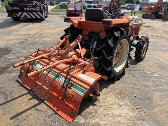 Tractor — Auction (lot 8457-51012)