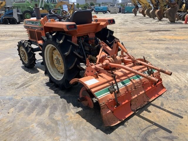 Tractor — Auction (lot 8457-51012)