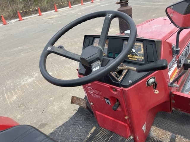 Tractor — Auction (lot 8457-51021)