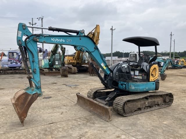 MINI EXCAVATOR — Auction (lot 8457-516)
