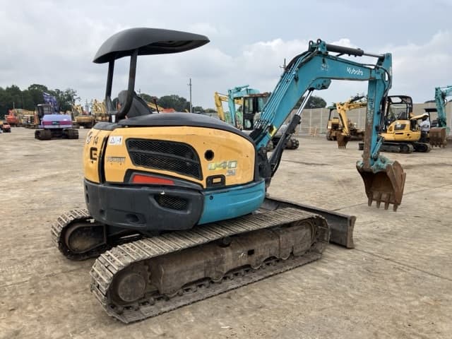 MINI EXCAVATOR — Auction (lot 8457-516)