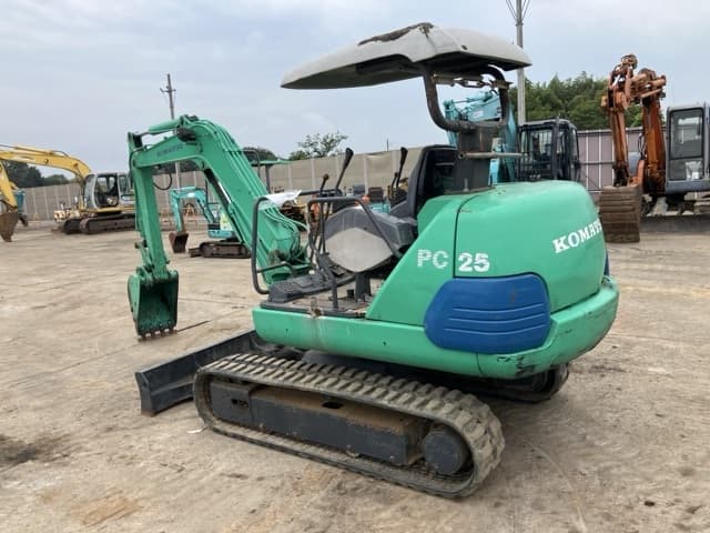 MINI EXCAVATOR — Auction (lot 8457-519)