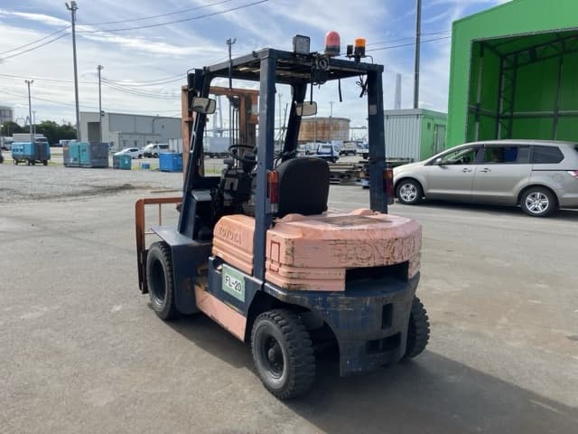 Forklift — Auction (lot 8457-52004)