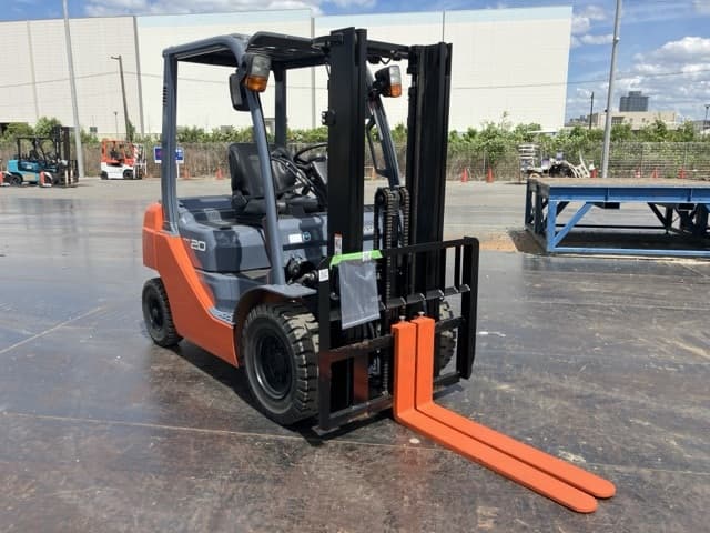 Forklift — Auction (lot 8457-52006)