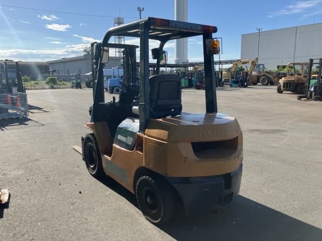 Forklift — Auction (lot 8457-52022)