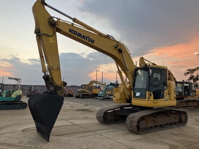 EXCAVATOR — Auction (lot 8457-521)