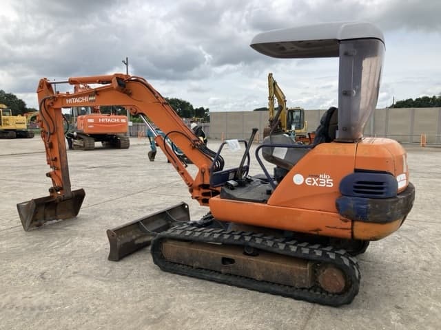 MINI EXCAVATOR — Auction (lot 8457-53)