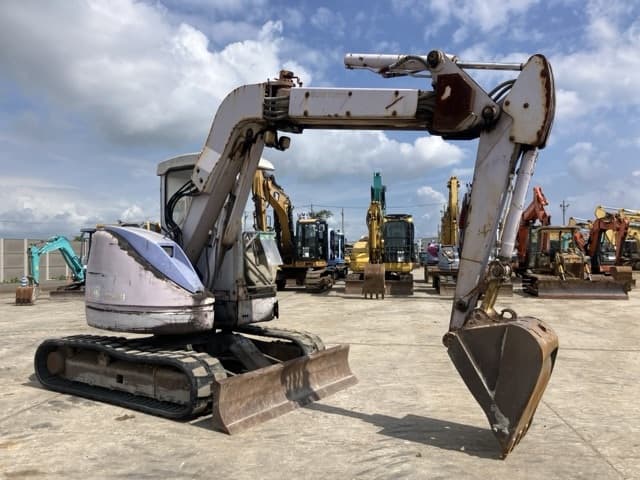 MINI EXCAVATOR — Auction (lot 8457-55)