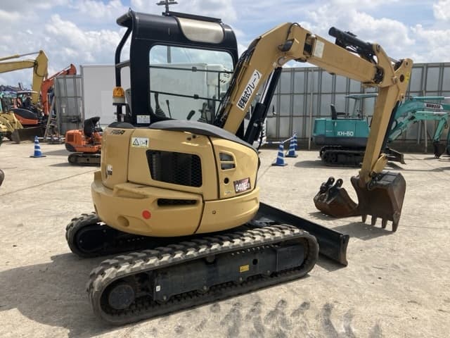 MINI EXCAVATOR — Auction (lot 8457-58)