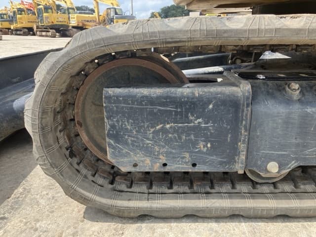 MINI EXCAVATOR — Auction (lot 8457-58)