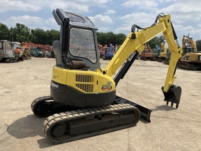 MINI EXCAVATOR — Auction (lot 8457-588)