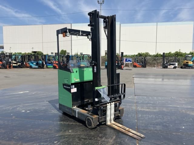 Reach Forklift — Auction (lot 8457-59002)