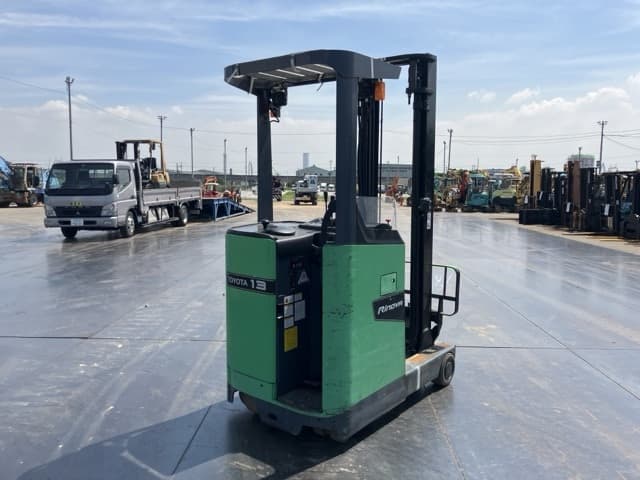 Reach Forklift — Auction (lot 8457-59002)