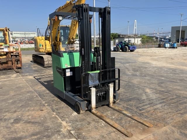 Reach Forklift — Auction (lot 8457-59003)