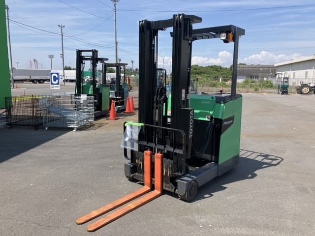 Reach Forklift — Auction (lot 8457-59004)