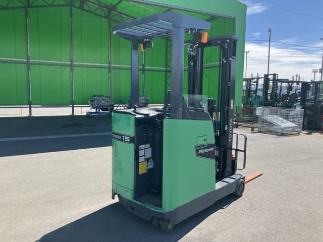 Reach Forklift — Auction (lot 8457-59005)