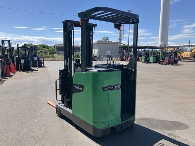 Reach Forklift — Auction (lot 8457-59005)