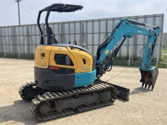 MINI EXCAVATOR — Auction (lot 8457-593)