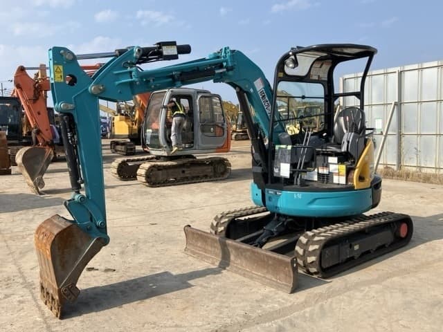 MINI EXCAVATOR — Auction (lot 8457-596)