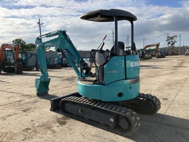 MINI EXCAVATOR — Auction (lot 8457-597)