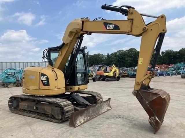 EXCAVATOR — Auction (lot 8457-610)