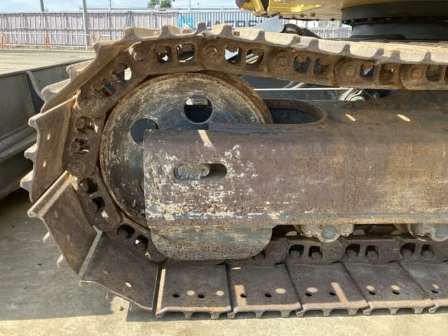 EXCAVATOR — Auction (lot 8457-611)