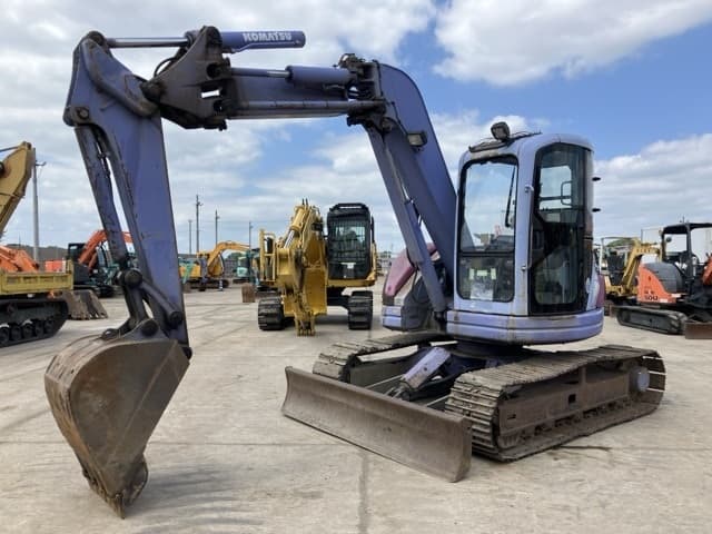 EXCAVATOR — Auction (lot 8457-613)